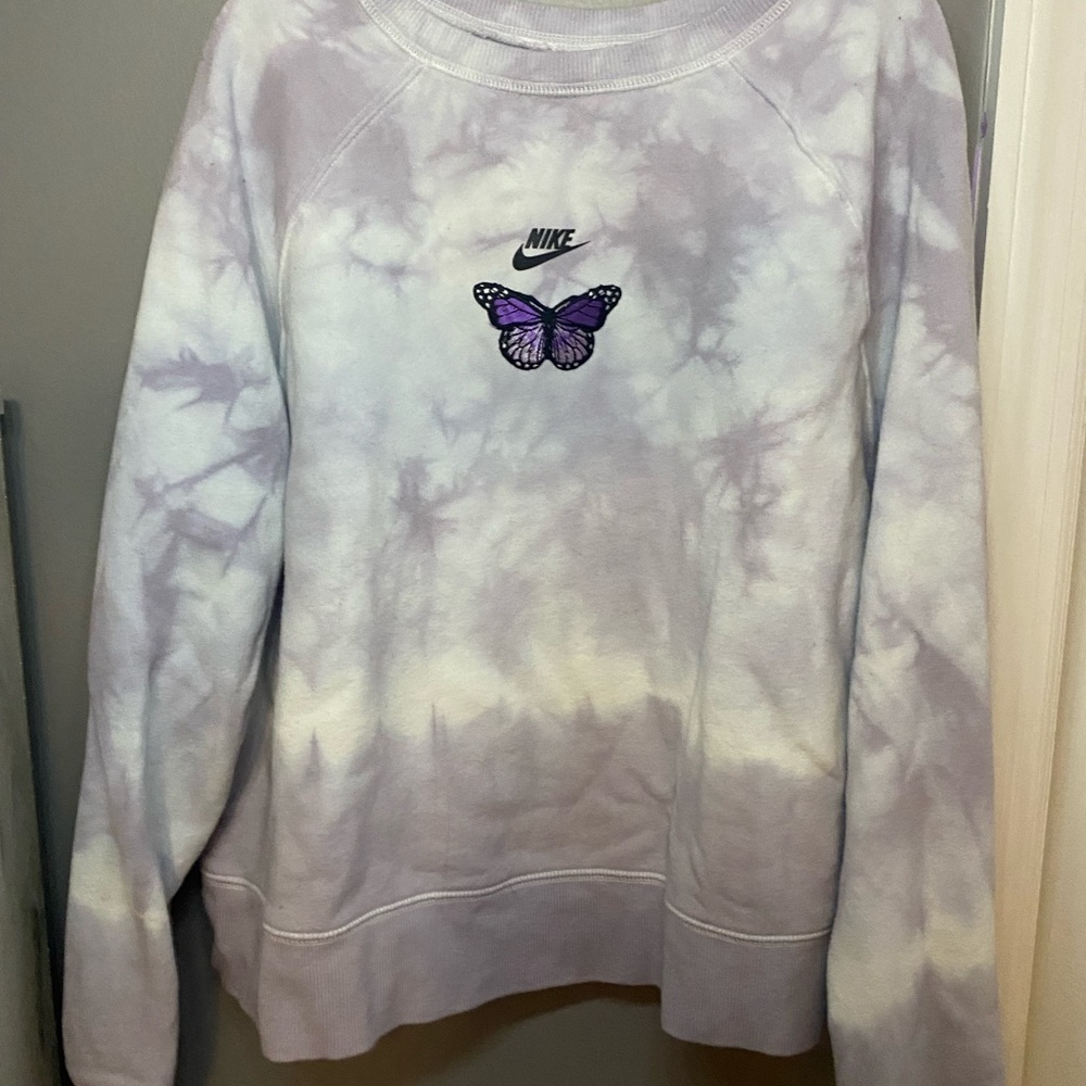 Super cute crewneck!!